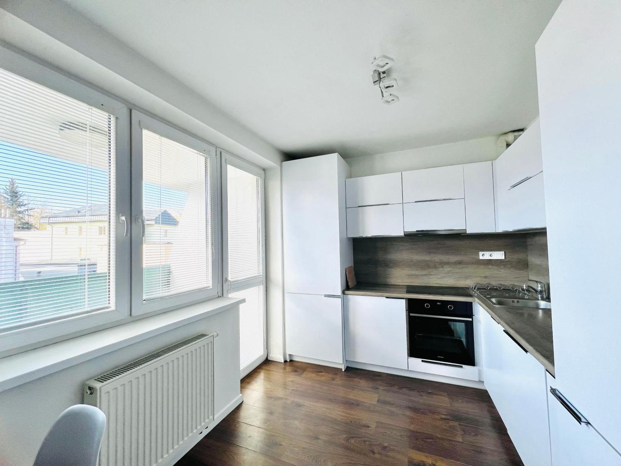 H5 Apartman 2 Bedrooms With Balcony And Free Parking Zsolna Kültér fotó